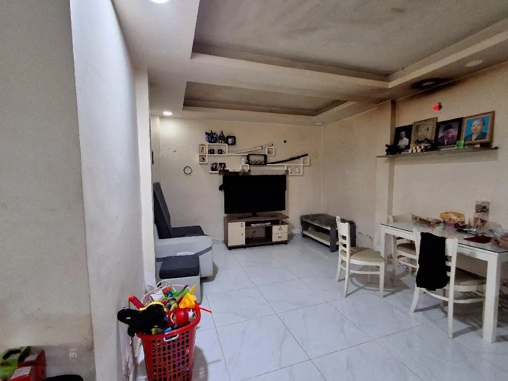 Hot, bán gấp nhà cách MT tiền Hoài Thanh 20m P14, Q8 135m2 (8.6 x 19.2m) 2T, 3PN, 2WC chỉ 7.95 tỷ