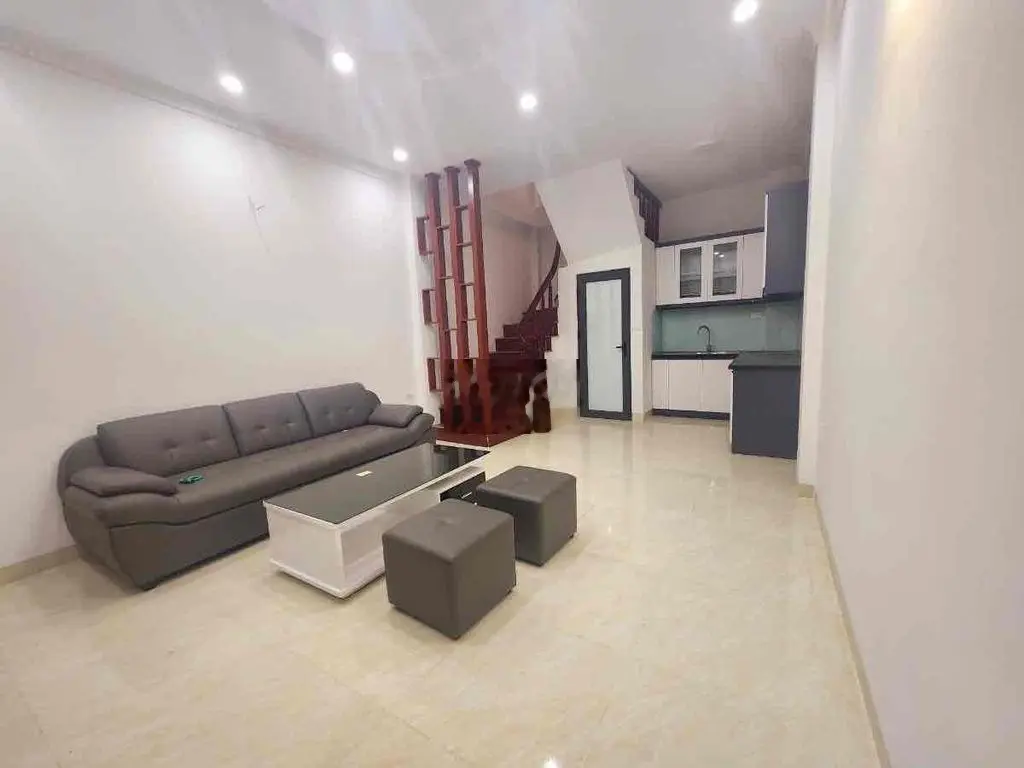 Bán nhà phố Bùi Xương Trạch! Nhà đẹp ở ngay, ngõ thông rộng.DT: 37m2.
