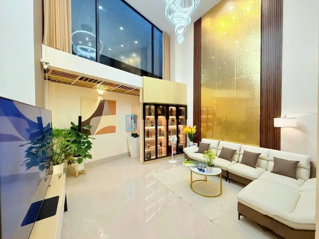 Nhà 6tầng, THANG MÁY, FULL nội thất ngang 5m. Nở hậu. Chỉ 10tỷ8. HXH thông sát MT Phạm Văn Chiêu.