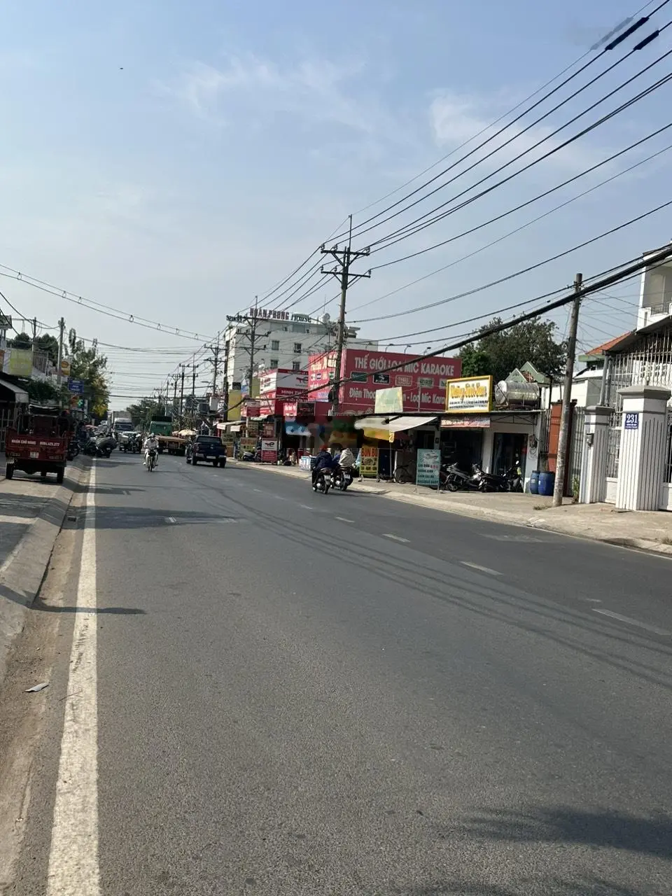MT Hoàng Hữu Nam, ngang 18m dài 30m giá chỉ 55 tỷ TL, và 1 số căn cùng trục đường đang cần bán!
