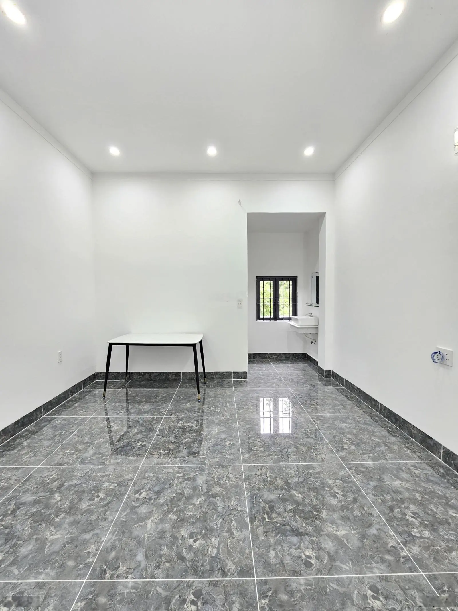 3 tỷ 750 Bán nhà 1 trệt 2 lầu KDC ĐẸP P.Thuận Giao, TP.Thuận An