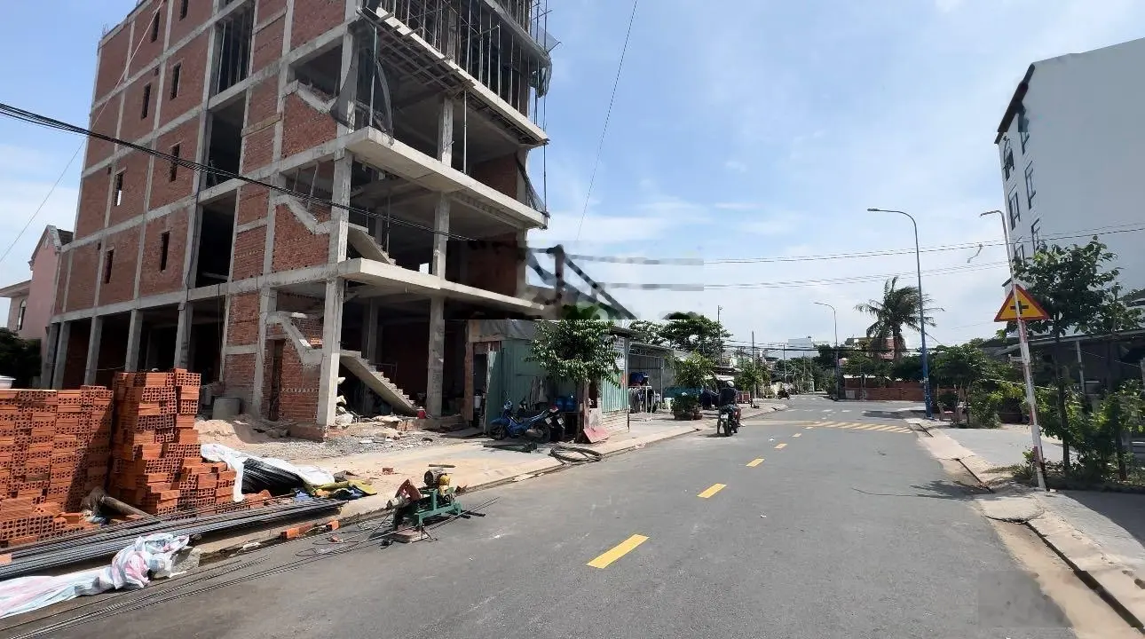 Bán đất : mặt tiền đường huỳnh tấn phát , cách bãi tắm tam ngư chỉ 100m , gần chợ, trường học