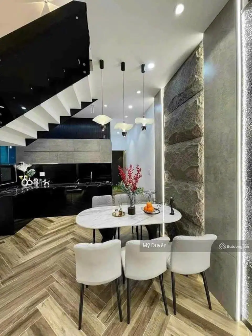 Sở hữu ngay căn nhà tiện nghi 1trệt 1lầu, 112m2, tại đường Đinh Đức Thiện, sau chợ Bình Chánh, SHR