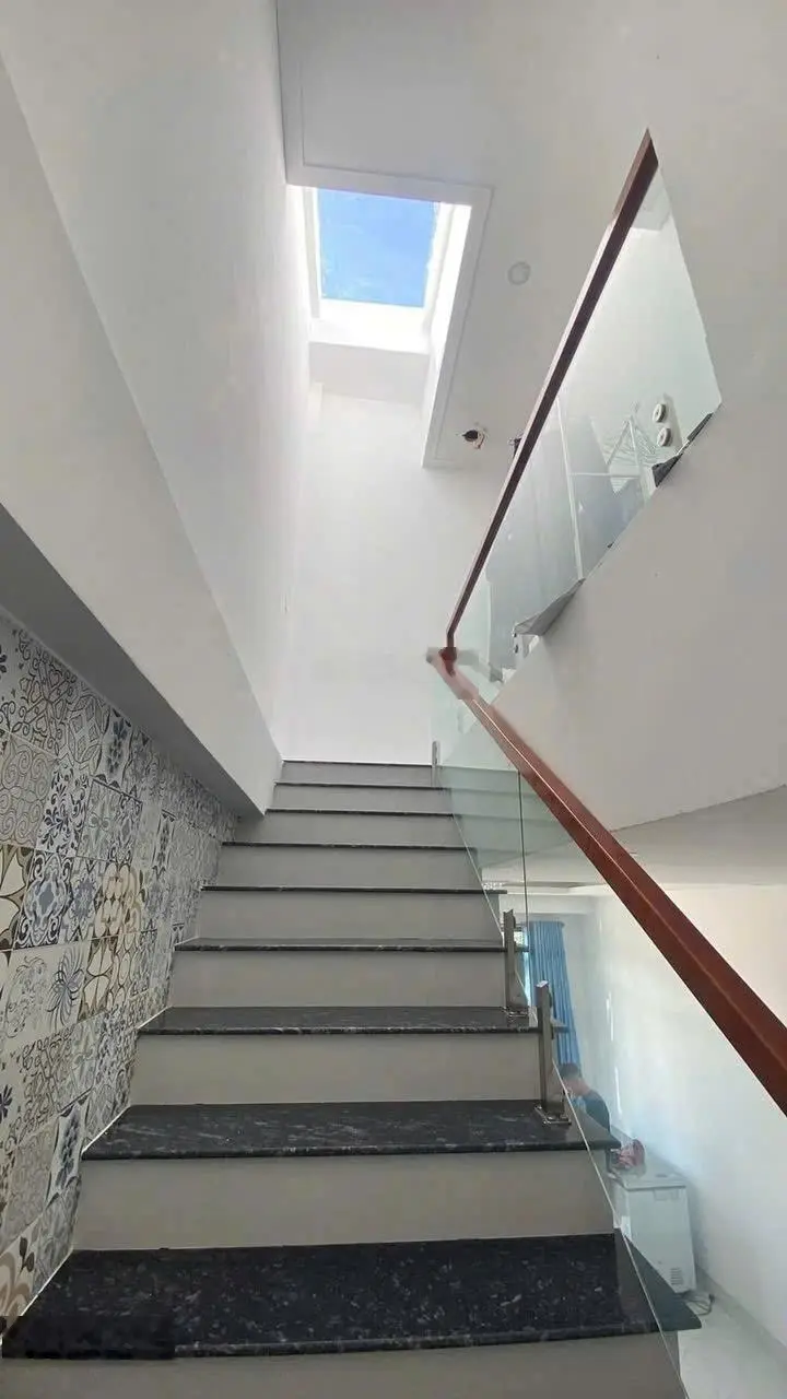 Bán nhà 1 trệt 1 lầu đường nhựa ôtô phường 2, sau sân vận động tp vĩnh long