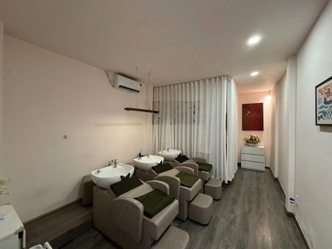 Gấp bán giảm 1 tỷ - hẻm ôtô Khánh Hội Quận 4 - 4 Tầng - 56m2 - Tiện kinh doanh