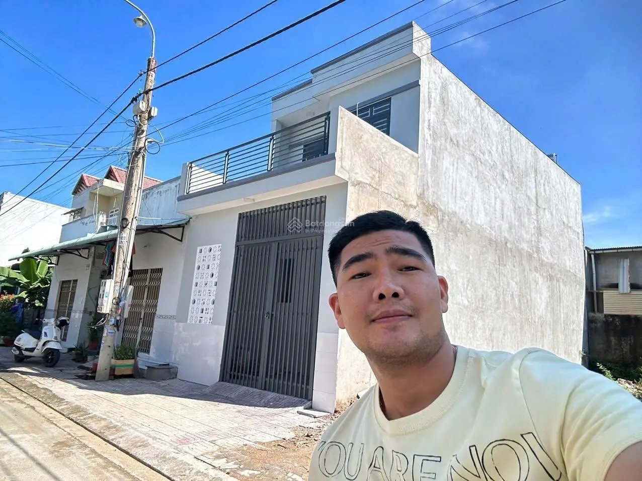 Nhà mới hoàn thiện, sổ riêng thổ cư một trệt 1 lầu. Giá rẻ cần bán gấp