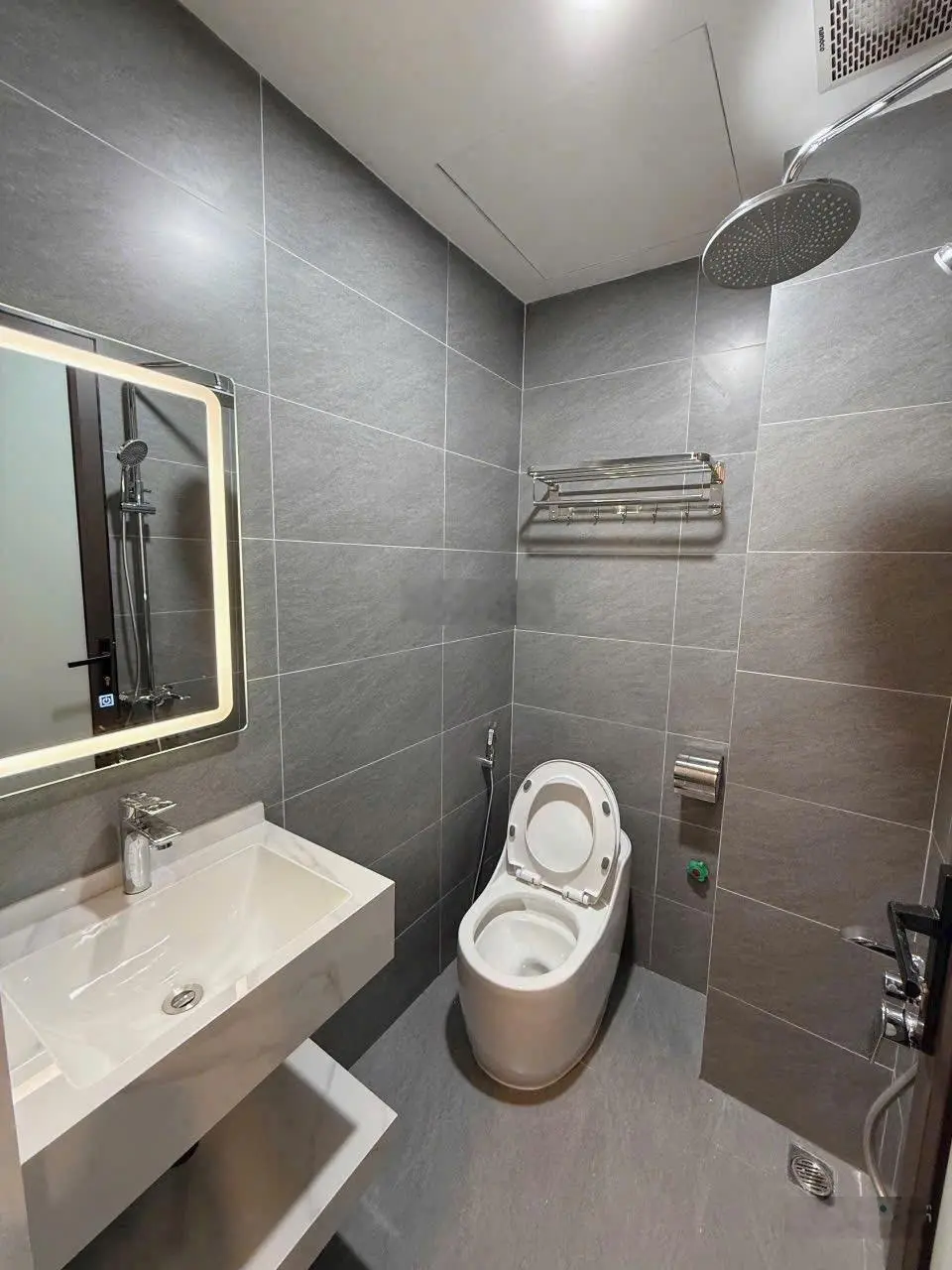 Trung tâm Ngọc Thuỵ, 10m ra Oto, phân khu hiếm vị trí siêu Đẹp - 30m2/5T mới cứng - giá nhỉnh 5tỷ