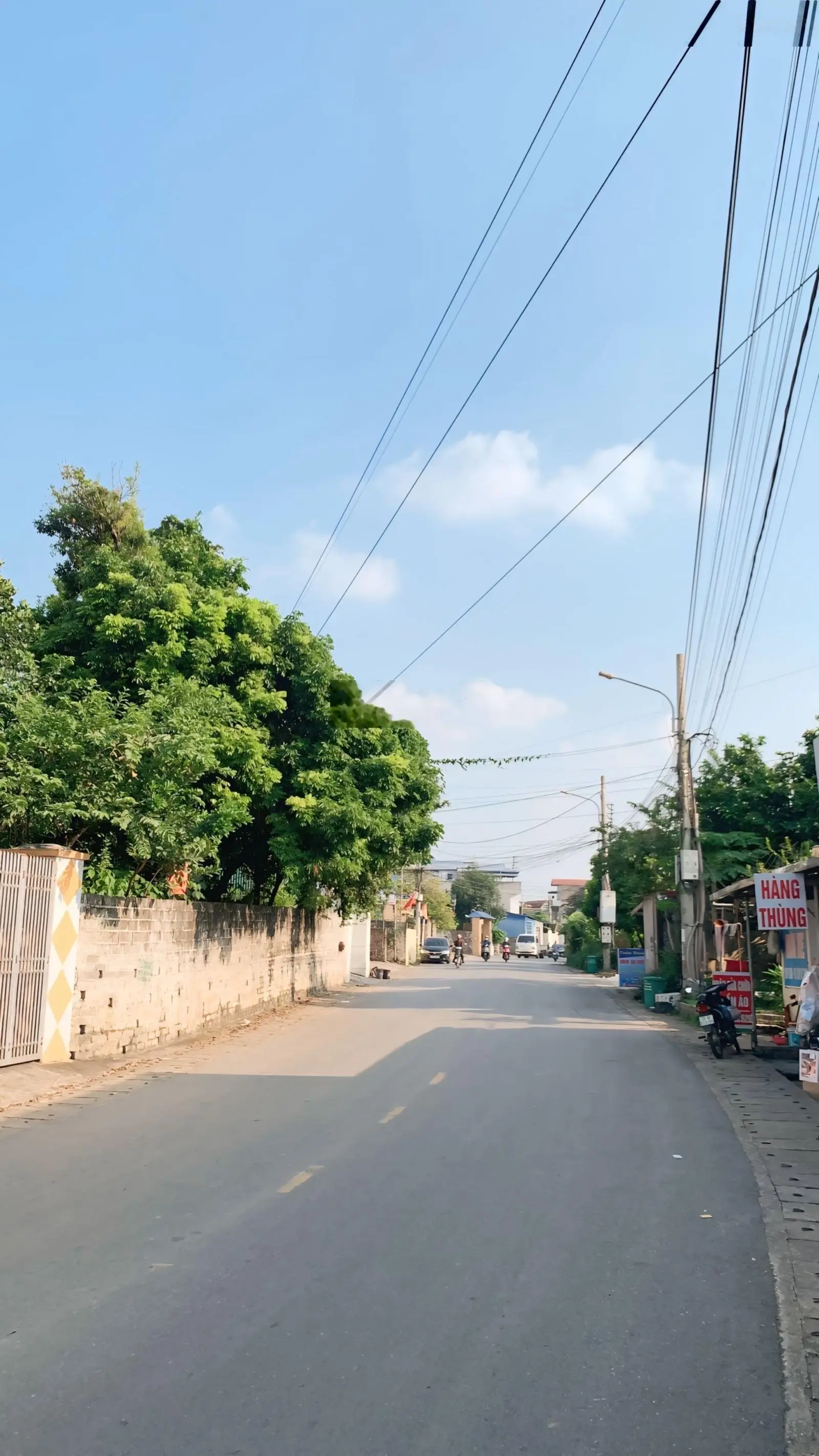 Bán viên ngọc hiếm 107.2m2 - có căn nhà C4 gác lửng, toạ lạc mặt đường Phú Thái