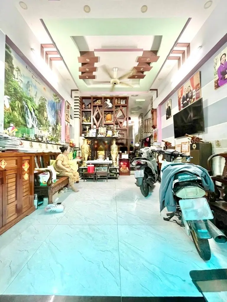 Nhà gần sân bay HXH vào nhà 64m2 4 tầng nhỉnh 8 tỷ