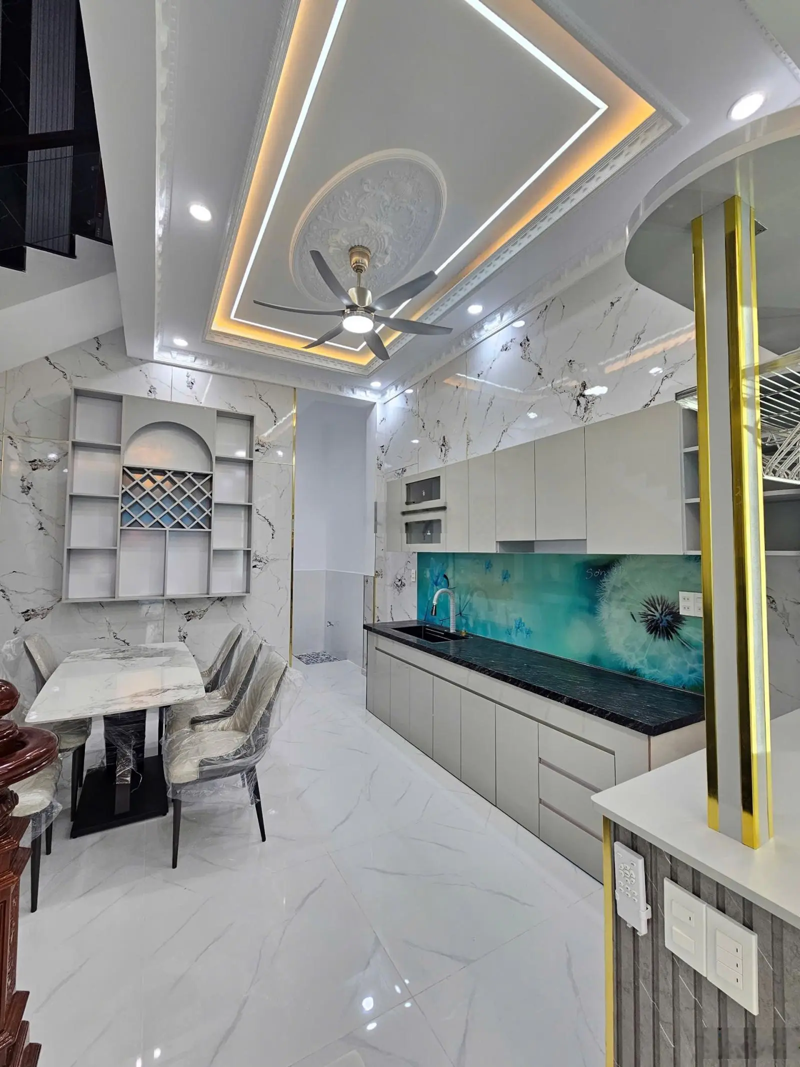 Nhà hoàn công: 4tỷ850, 97m2 nhà full nội thất sân ô tô KDC cạnh vòng xoay An Phú, TP. Thuận An