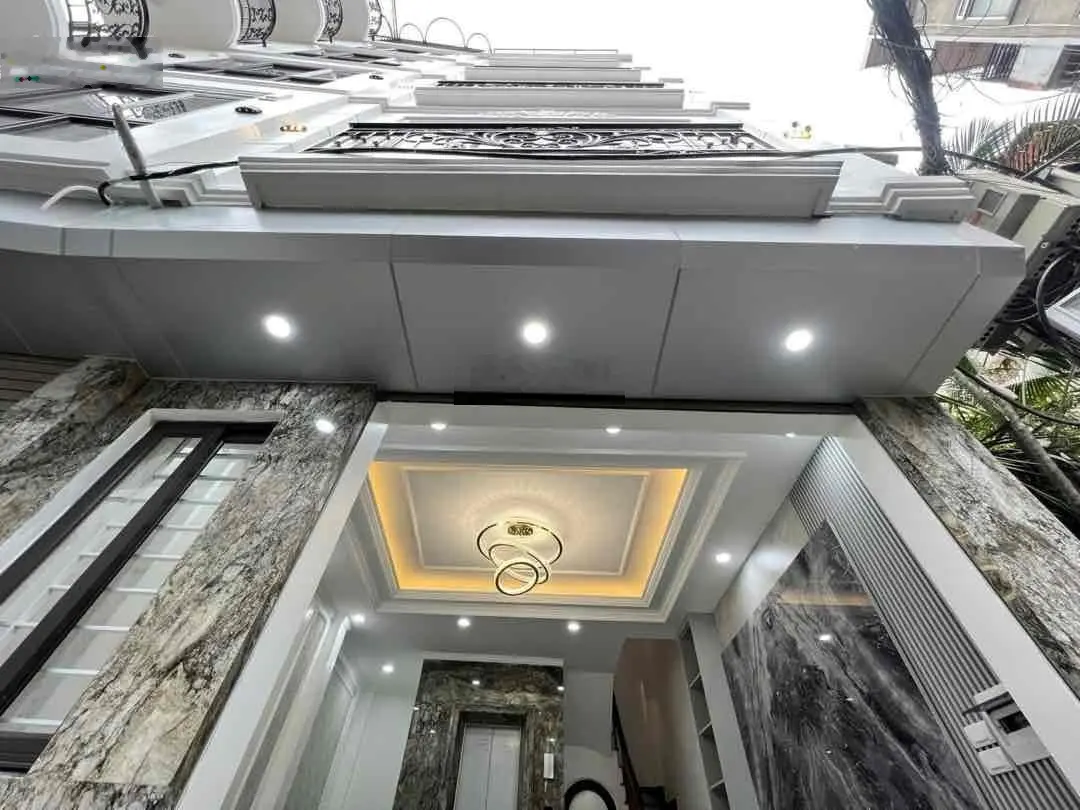 Bán nhà mới tinh đẹp nhất tại Khương Đình, Thanh Xuân, Hà Nội, 34,6m2, 6 tầng ,mặt tiền 5 m ,