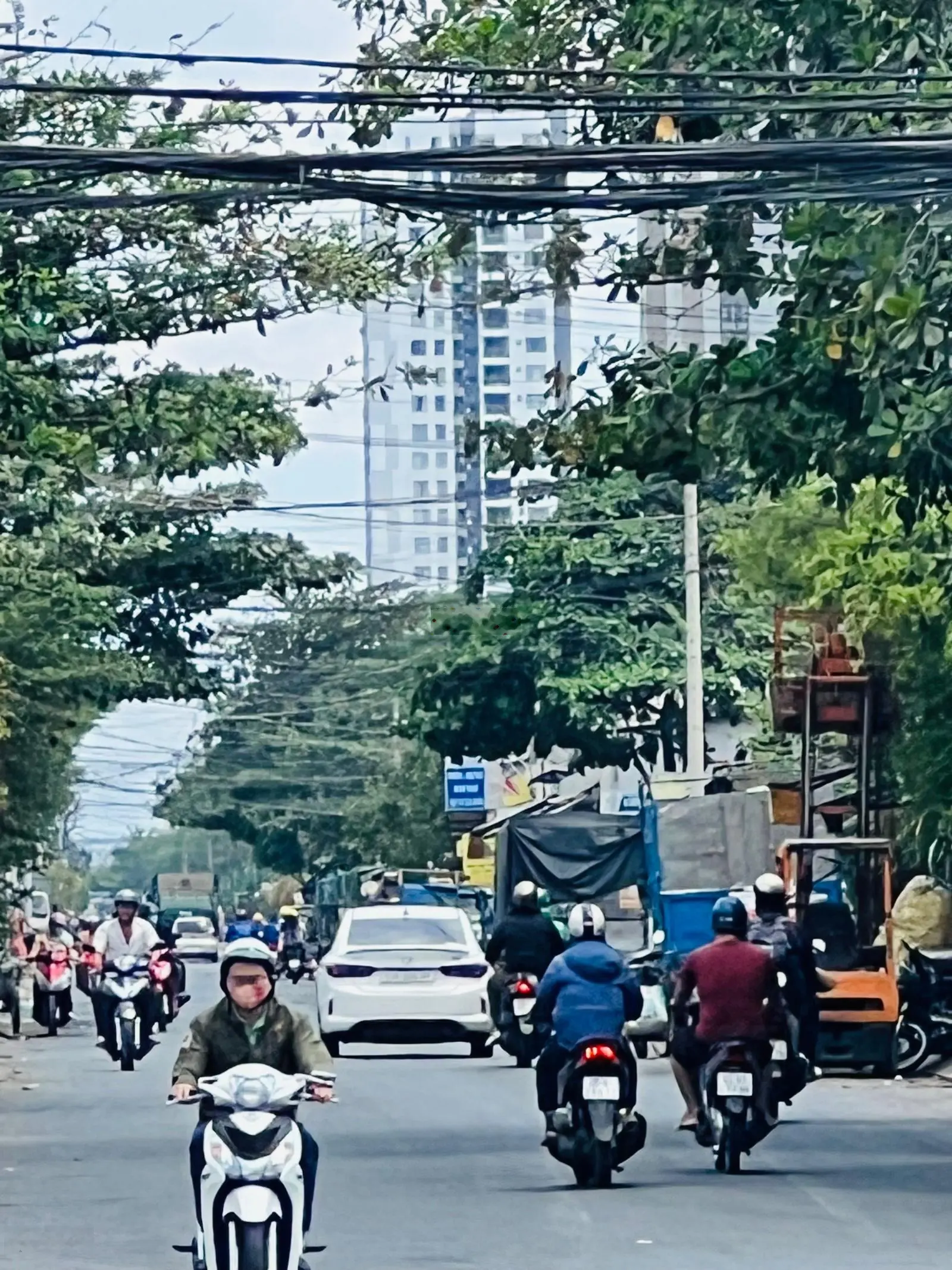 Bán nhà mặt đường kinh doanh, Quận 7, đường 20m sầm uất DT 3,3 x 16m nhà 1PN 1 tỷ 620triệu