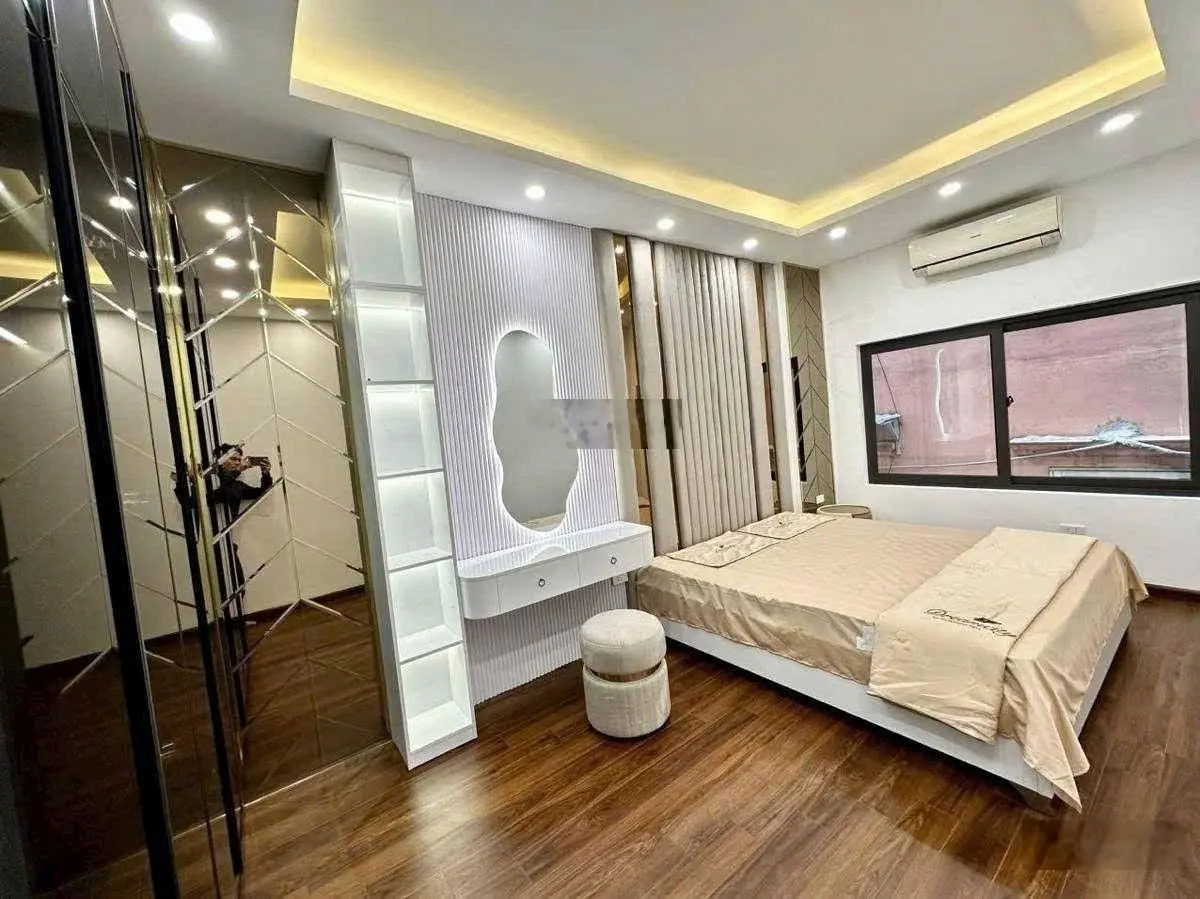Bán Gấp nhà 12 Khương Trung 5 tầng 30m Sổ vuông . Sách va li về ở luôn