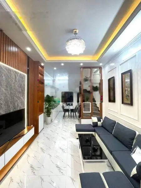 Chị chủ vựa trái cây bán nhà, ngay chợ hoa Hồ Thị Kỷ, Phường 1, Quận 10, 3PN - 3WC, sổ sẵn
