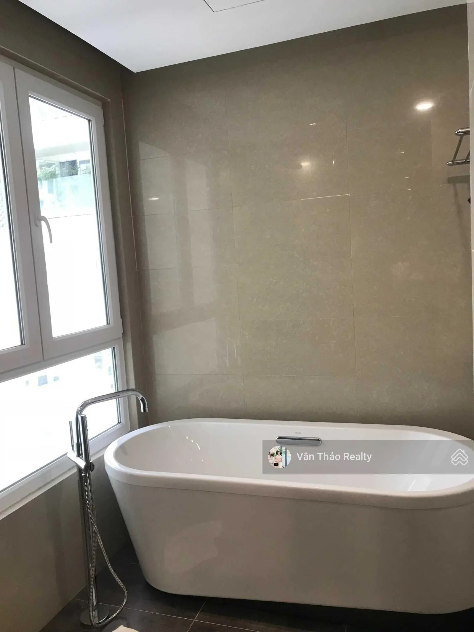 (Duplex 200m2 - giá siêu tốt) Bán căn Duplex 4PN - Đã có sổ hồng - ngay Đảo Kim Cương Quận 2