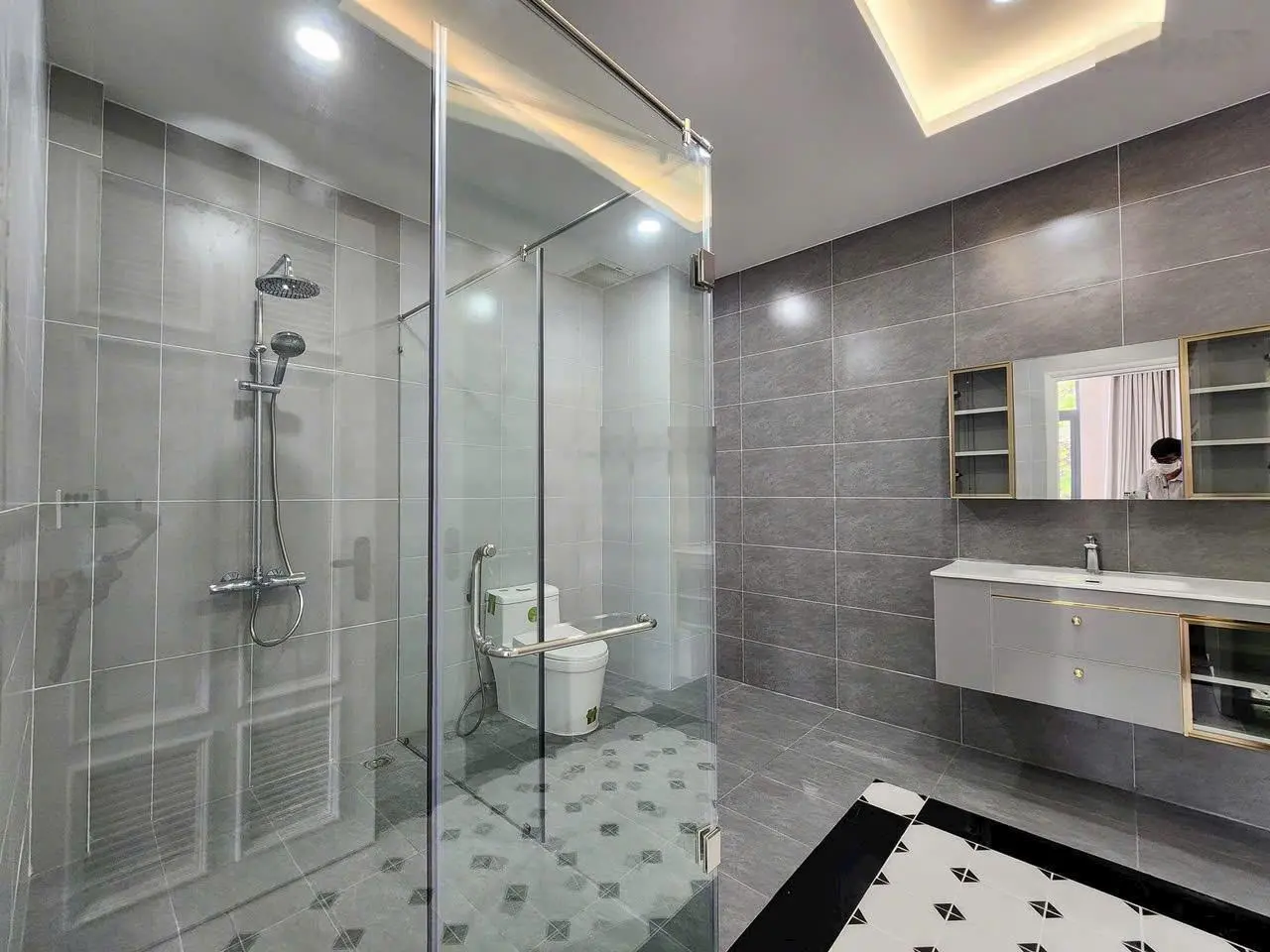 Bán biệt thự khu ao sen tên lửa đường số 32a ngay công viên. giá 28 tỉ thương lượng