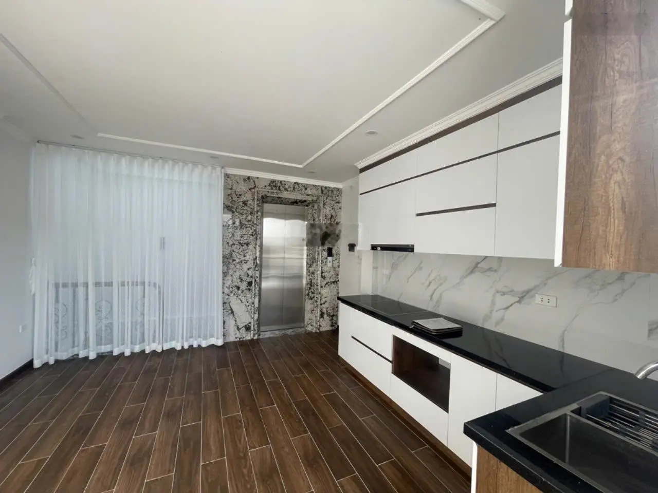Tây Hồ - Thụy Khuê - kinh doanh thang máy 42m2 x7 tầng