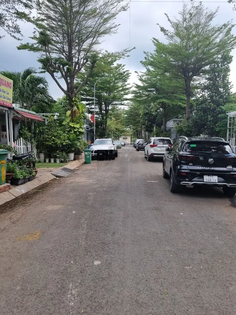 Nhà 1 Trệt 1 Lầu Đường Nhựa Khu Dân Trí