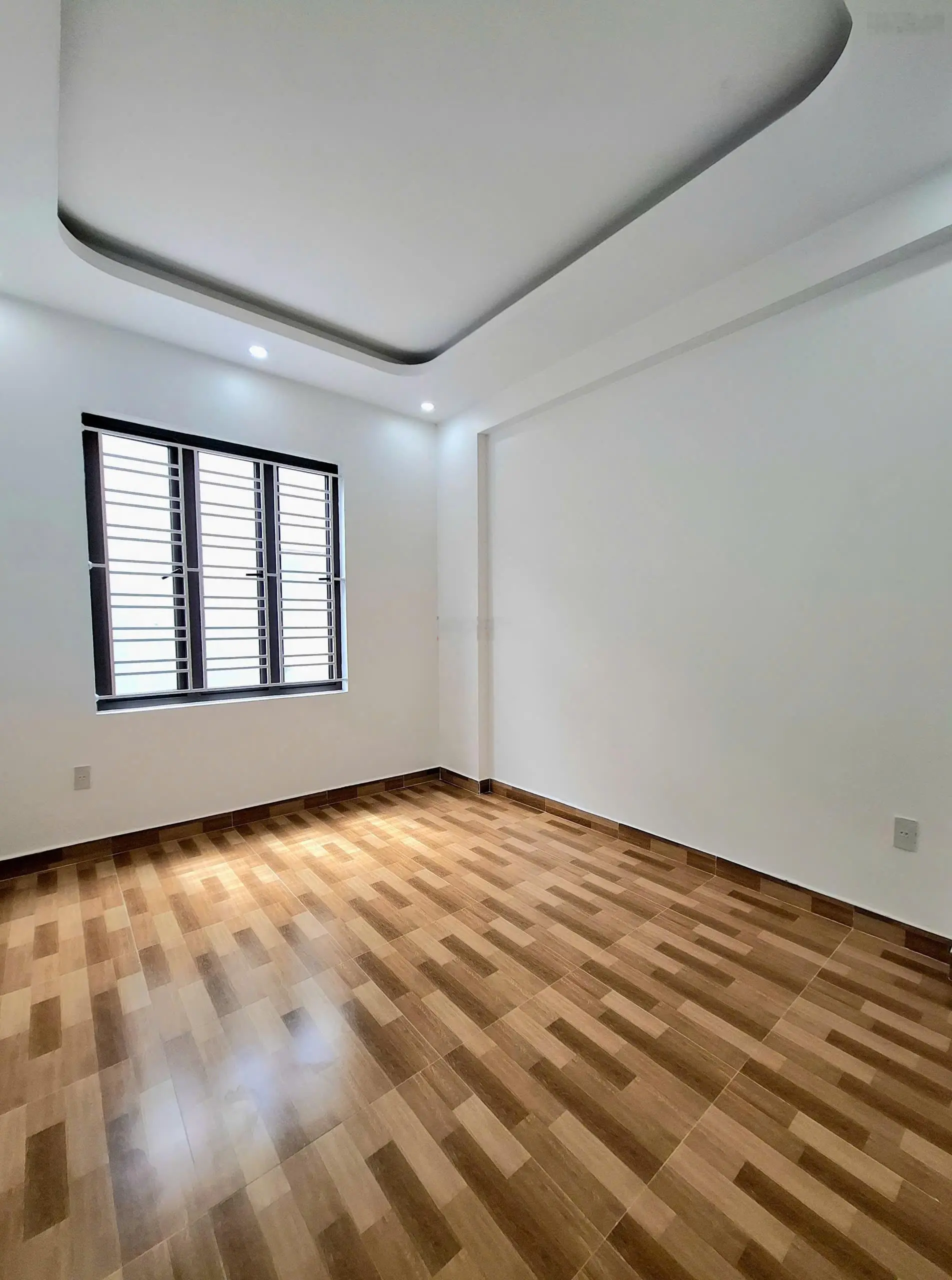CỰC HÓTT! Siêu Phẩm Nhà Sân Cồng xây mới tại Phố VĂN CAO, Xe đỗ trong sân