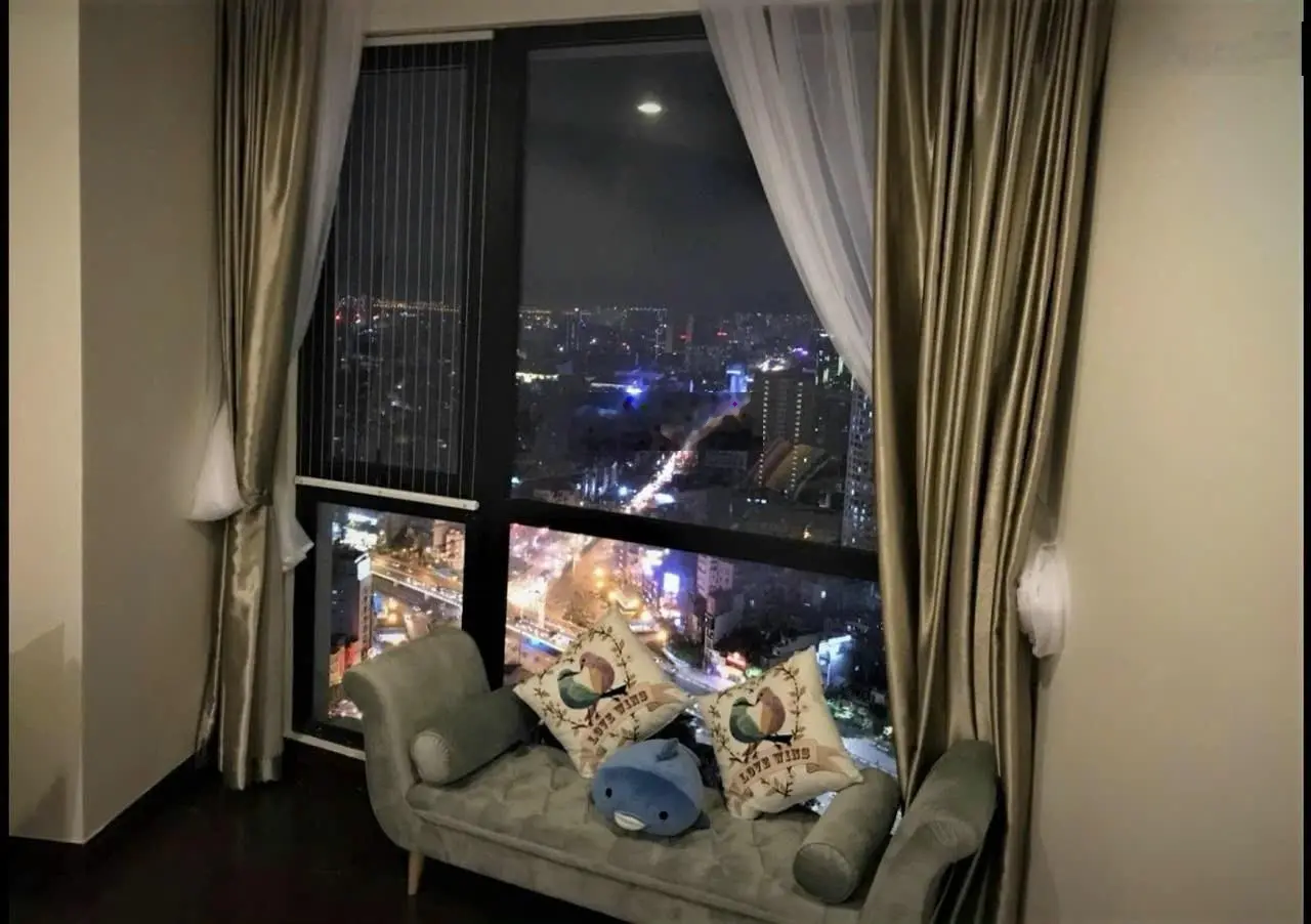 Chính chủ cần bán căn hộ 107m2 tại tòa Royal City, 2PN 2WC. Giá 7,8 tỷ