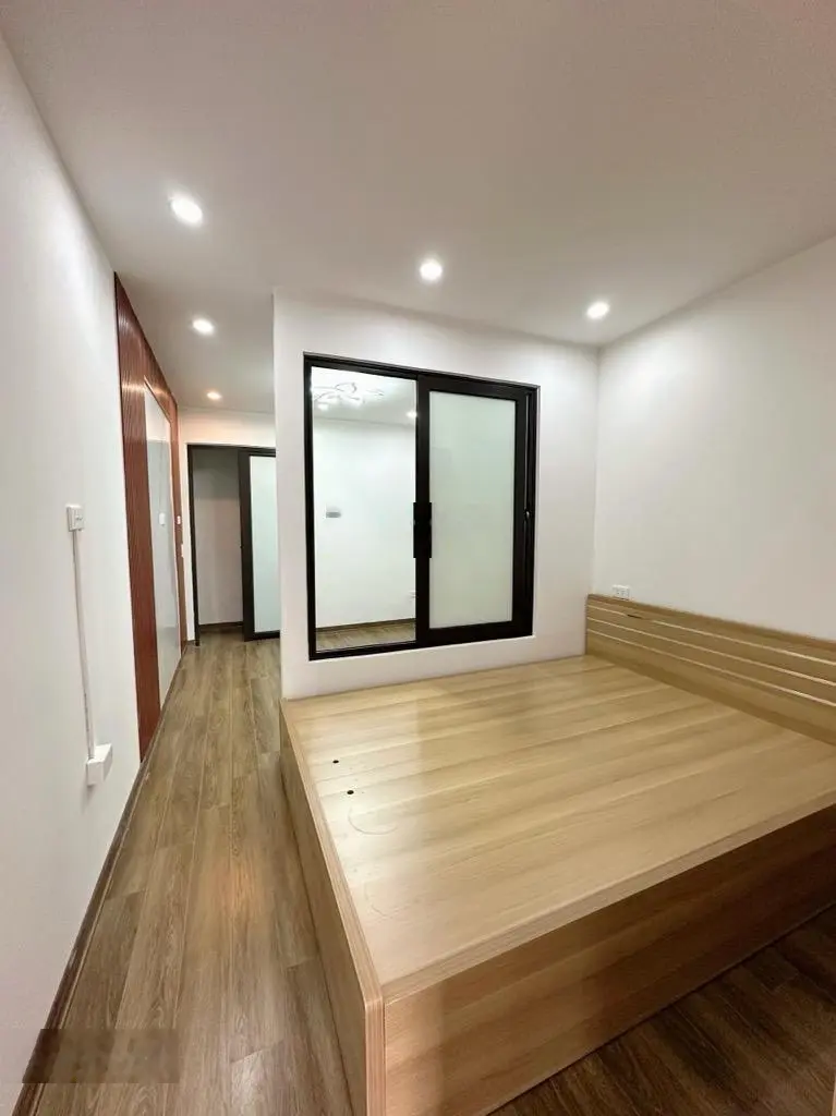 Bán nhà Tân Ấp Phúc Xá Ba Đình. DT: 50m2 4T. Cách ô tô 30m. SĐ nở hậu. Giá. 6,79 tỷ