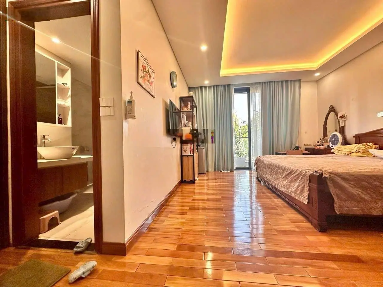 Bán Biệt Thự Phố Sài Đồng_Vỉa Hè rộng_Kinh doanh_văn phòng đẹp.Dt:216m2,5 tầng,mt:12,9m.45,9 tỷ TL