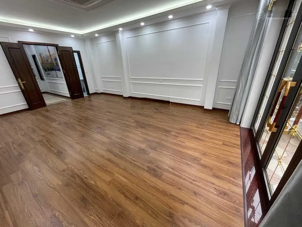 Bán nhà phân lô Phạm Tuấn Tài, 55m2, 6 tầng thang máy, gara, vỉa hè rộng, ô tô tránh, 19.8 tỷ