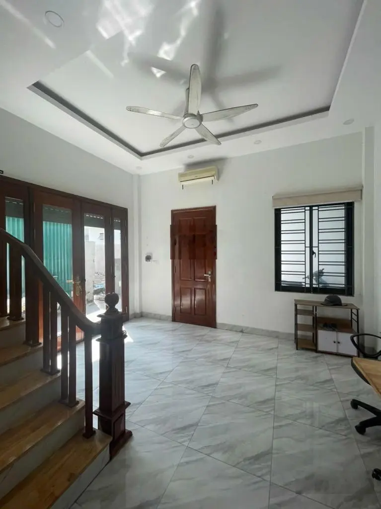 Bán nhà đẹp phố việt hưng.long biên.gần vinhome.công viên.bệnh viện đa khoa đức giang.giá 5,2 tỷ