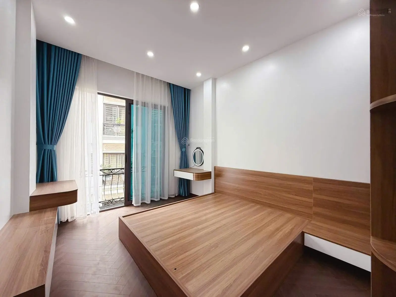 Hoàng Mai - 65m2 x 4 Tầng Thang Máy - Ô Tô Đỗ Cửa - Full Nội Thất - 10m Ra Phố.
