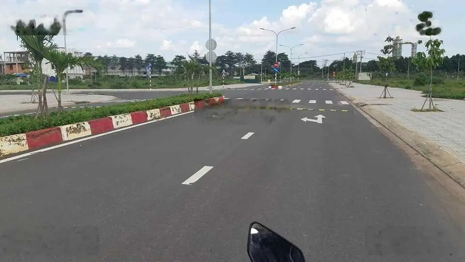 Thanh lí gấp lô 108m2 LK chợ Long Thành, sổ sẵn công chứng, 1tỷ650