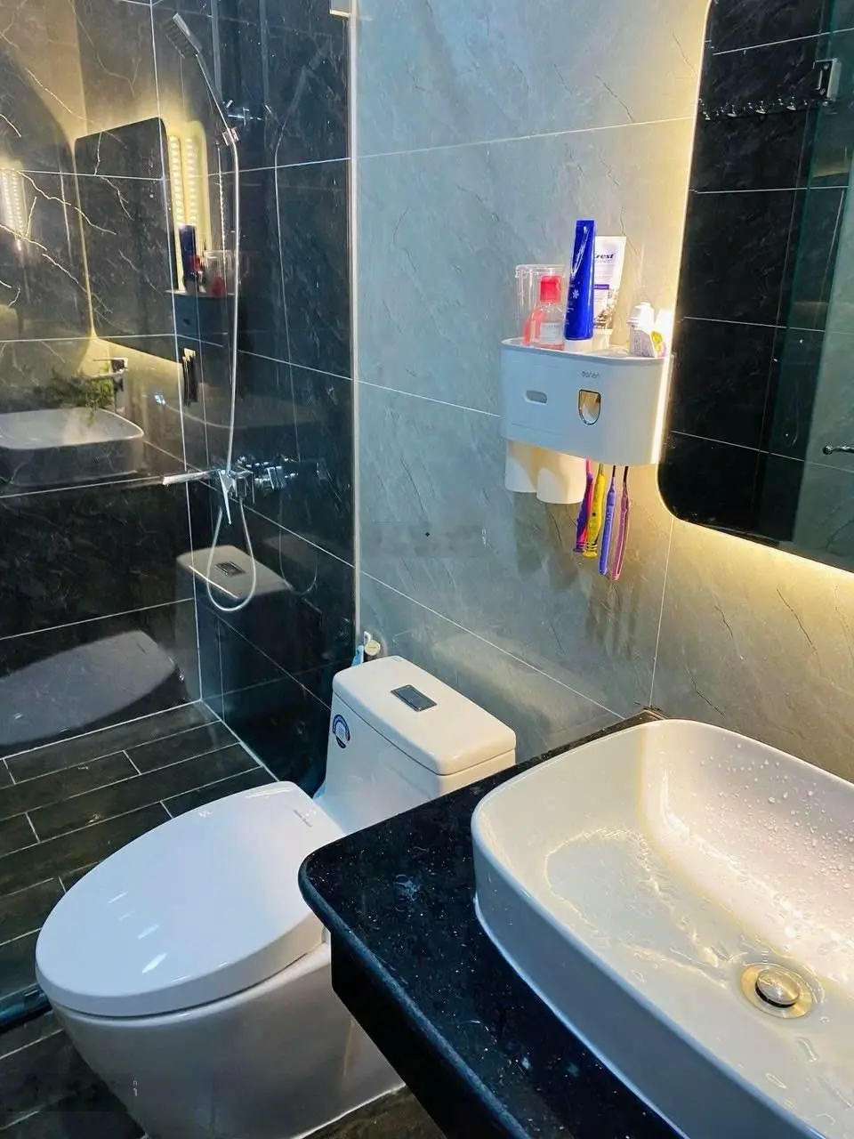 Nhà đẹp mặt tiền hàn thuyên - hiếm chủ bán
