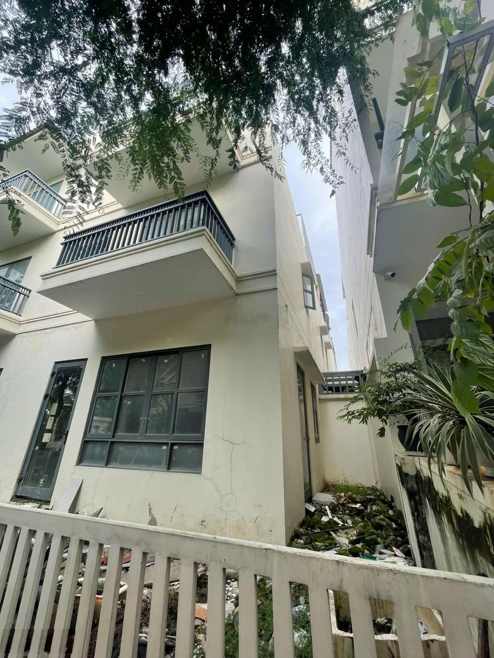 CẦN BÁN BIỆT THỰ SENTURIA 150M CĂN GÓC 2 MẶT VIEW CÔNG VIÊN CHÍNH CHỦ