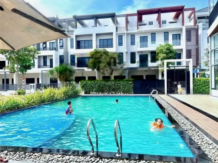 Chủ ngộp bán gấp căn nhà đã hoàn thiện hoàn công view sông Vàm Cỏ cực rê