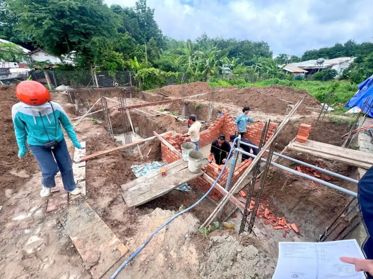 Chính chủ bán miếng đất 80m2 full thổ cư, sổ hồng riêng, giá chỉ 1 tỷ tại Phú Hòa Đông
