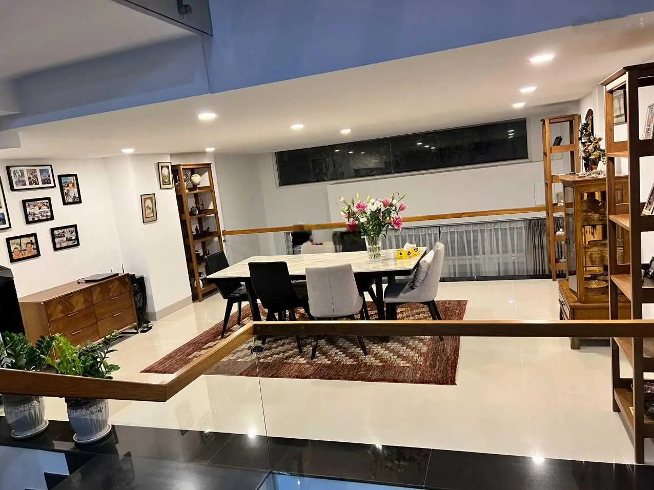 Bán nhà phố Hoàng Quốc Việt, full nội thất cao cấp - DT: 6 x 21 m. Giá 21.5 tỷ TL - LH: 0902 781 ***