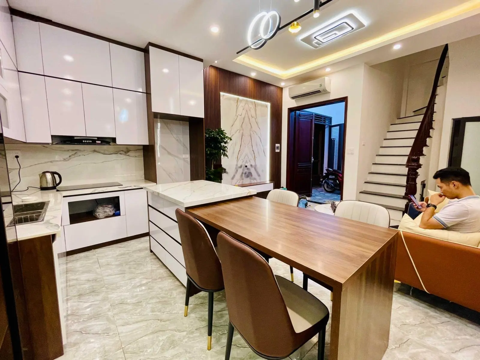Bán nhà đẹp phố Cảm Hội Quận HBT Hà Nội DT 40m2 4tầng MT 8m giá 8,5 tỷ nhà đẹp vị trí trung tâm