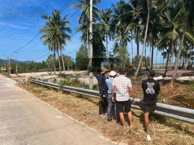 Bán 1800 (có thổ cư) mặt đường Đông Đảo, ấp Cây Sao, Hàm Ninh Phú Quốc. Giá chỉ 15trieu/m2.