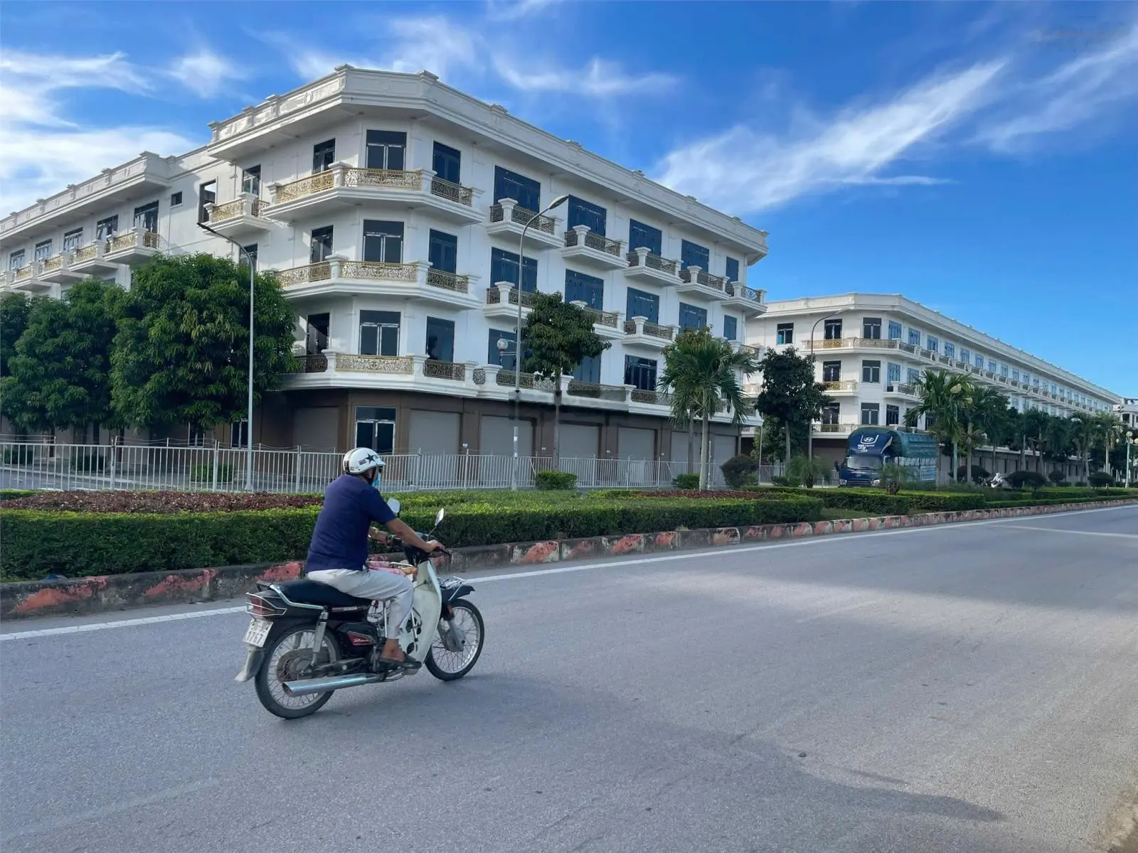 Tặng xe vf3 khi mua nhà mặt đại lộ csedp, kđt xuân hưng. hotline: 0966 343 ***