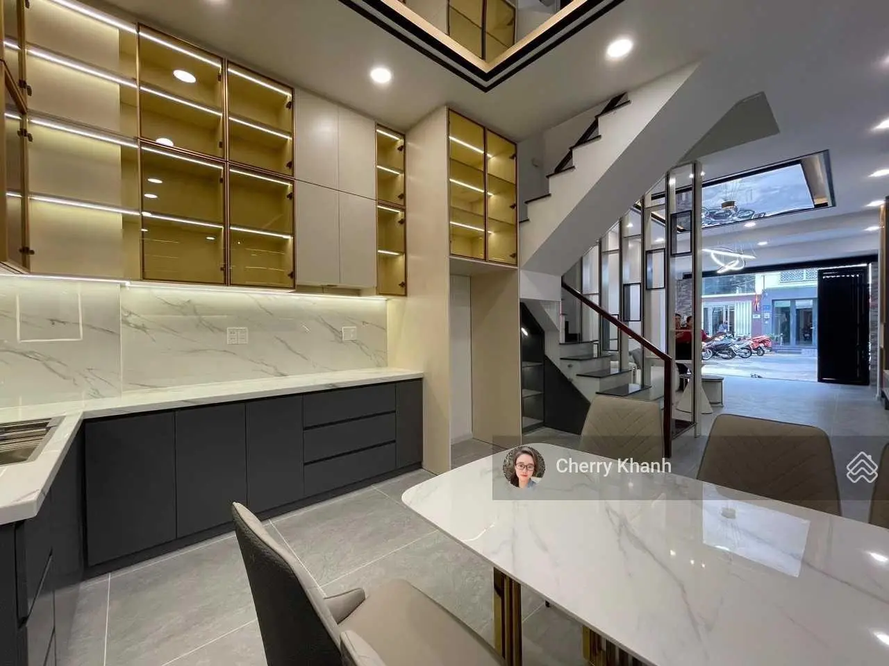 Bán nhà HXH ngay Hoàng Hoa Thám, P.13, Tân Bình 6x16m nhà đẹp vào ở ngay giá 11.5 tỷ TL, 0941 732 ***