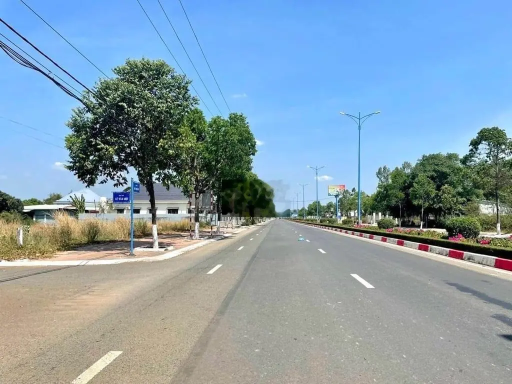 bán đất mt đường lê văn một - thị trấn Đất Đỏ ngang 33x45m giá 3,2 tỷ