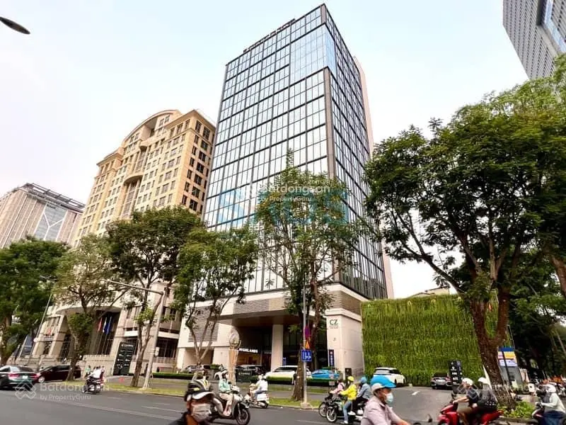 Toà nhà văn phòng mặt phố vip nhất Quận Ba Đình. Mặt tiền 12m. 9 tầng thang máy. 2 hầm tự động