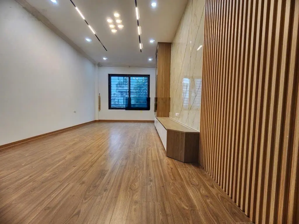 Bán nhanh nhà 6 tầng thang máy, xuân phương, ngõ thông ô tô 7 chỗ qua cửa