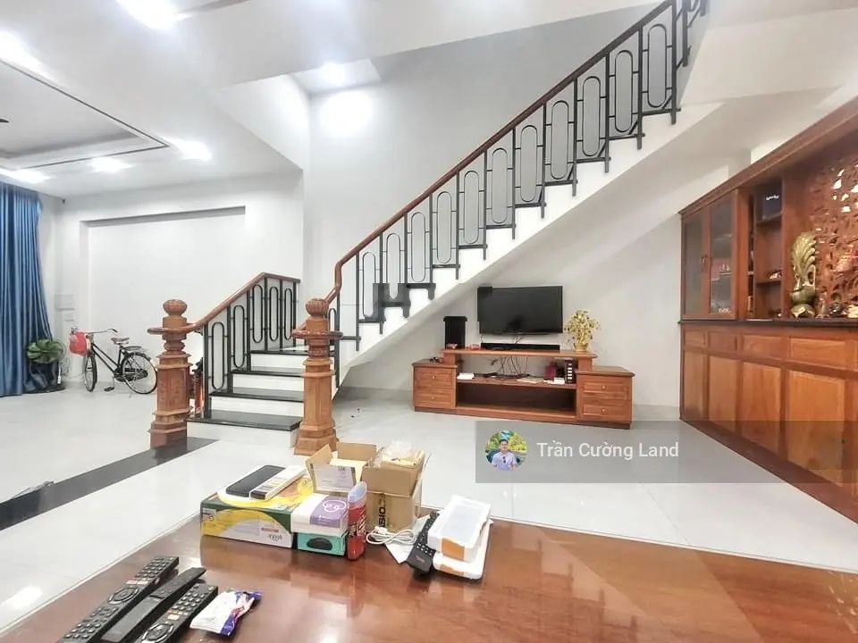 Bán nhà 2 mặt tiền 3 tầng - 5x26m, ra vincom lê văn việt quận 9 chỉ 5p - 11tỷ nhỉnh