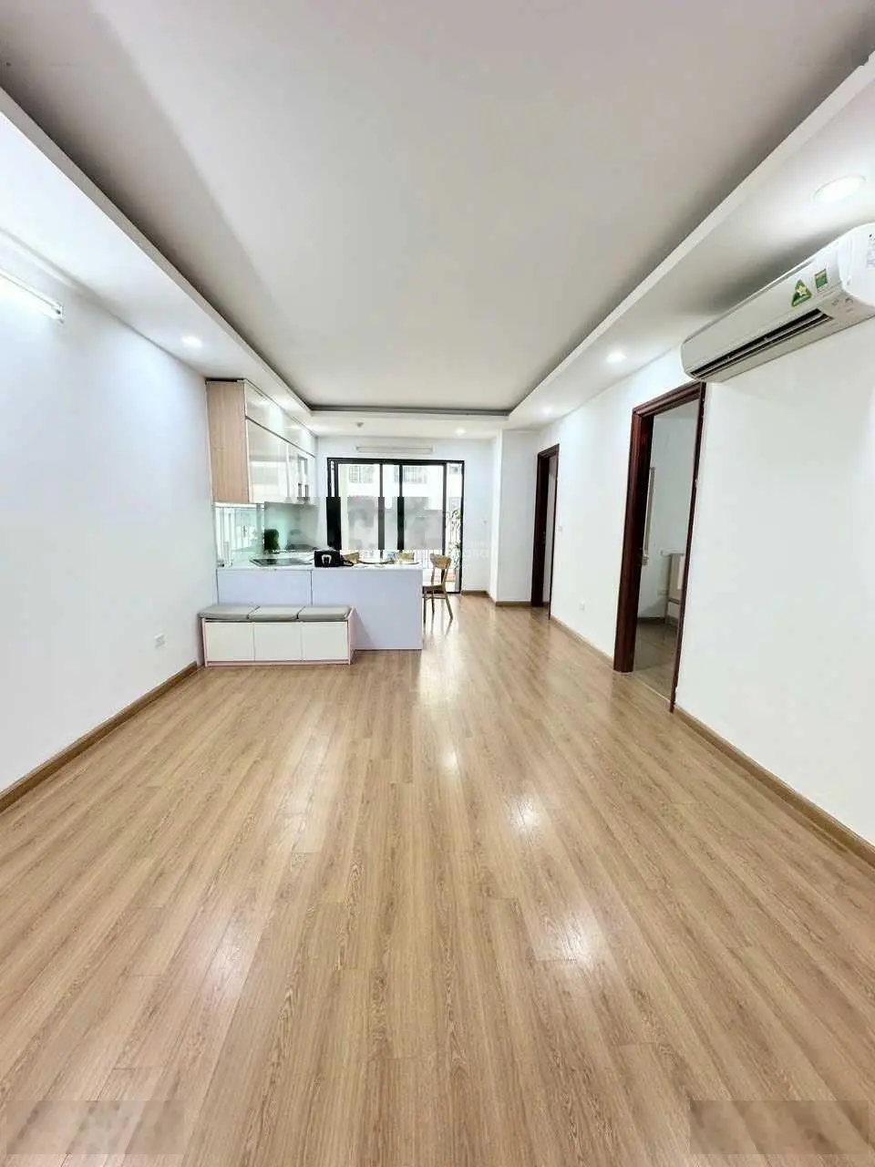 Bán 71m2 2N2W giá 5.2 tỷ tòa Central Field - 219 Trung Kính, Q Cầu Giấy, LH 0971 565 ***