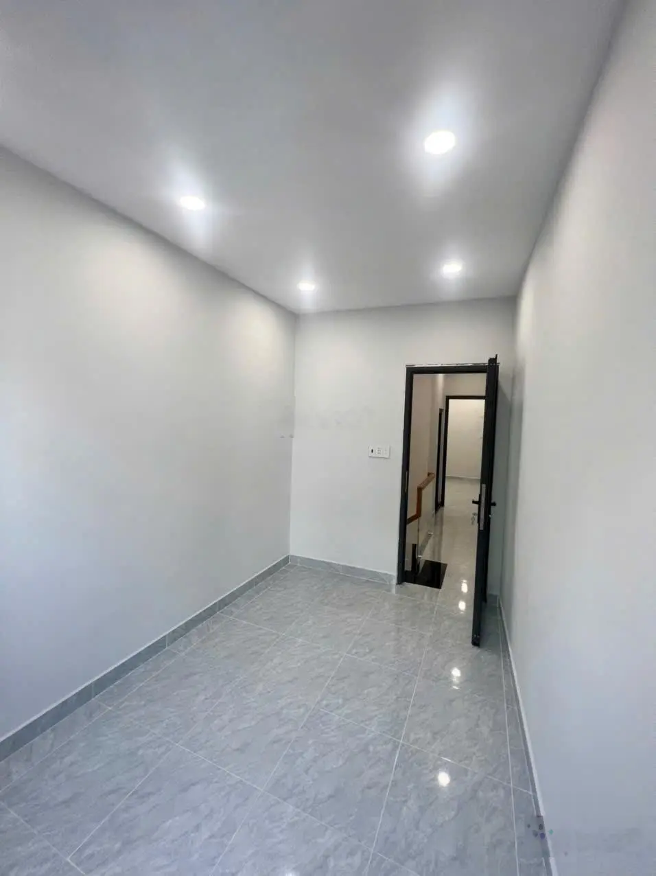 Rẻ nhất Tân Bình 2tỷ98! Vừa ở vừa KD buôn bán nail, Spa..
