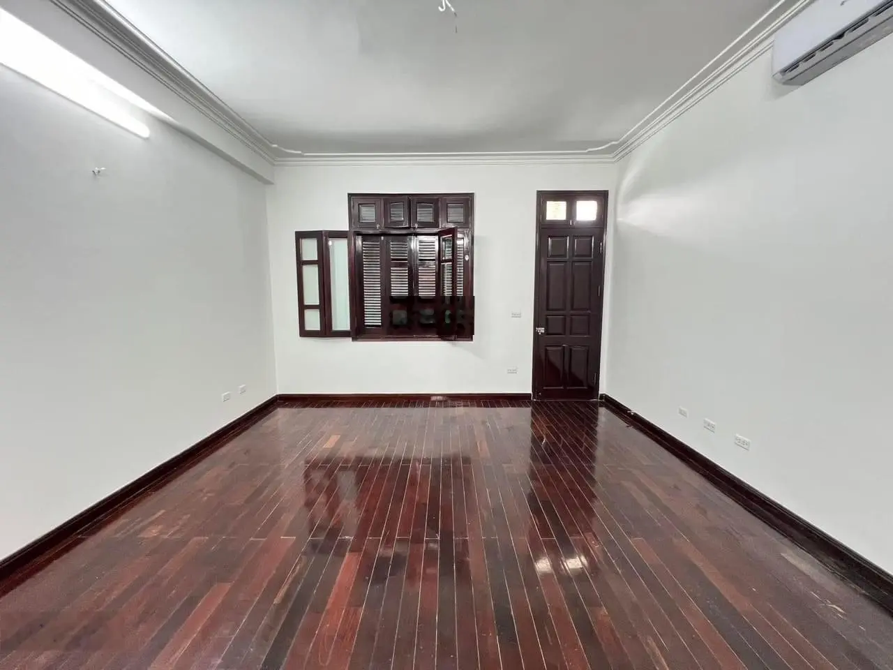 Bán gấp căn góc 4 tầng 112m2 cực đẹp KĐT Văn Quán, Hà Đông mặt đường kinh doanh cạnh vườn hoa VQ