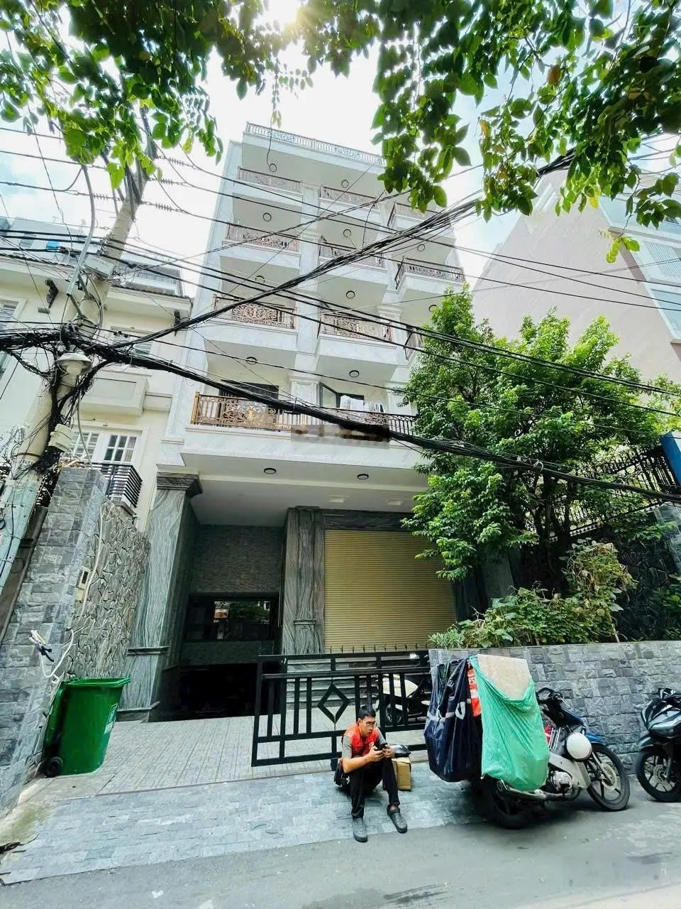 Tòa nhà CHDV & văn phòng MT 53 Nguyễn Trọng Lội, P.4, Q.Tân Bình. DT: 10x30m hầm 7T. Giá 55 tỷ