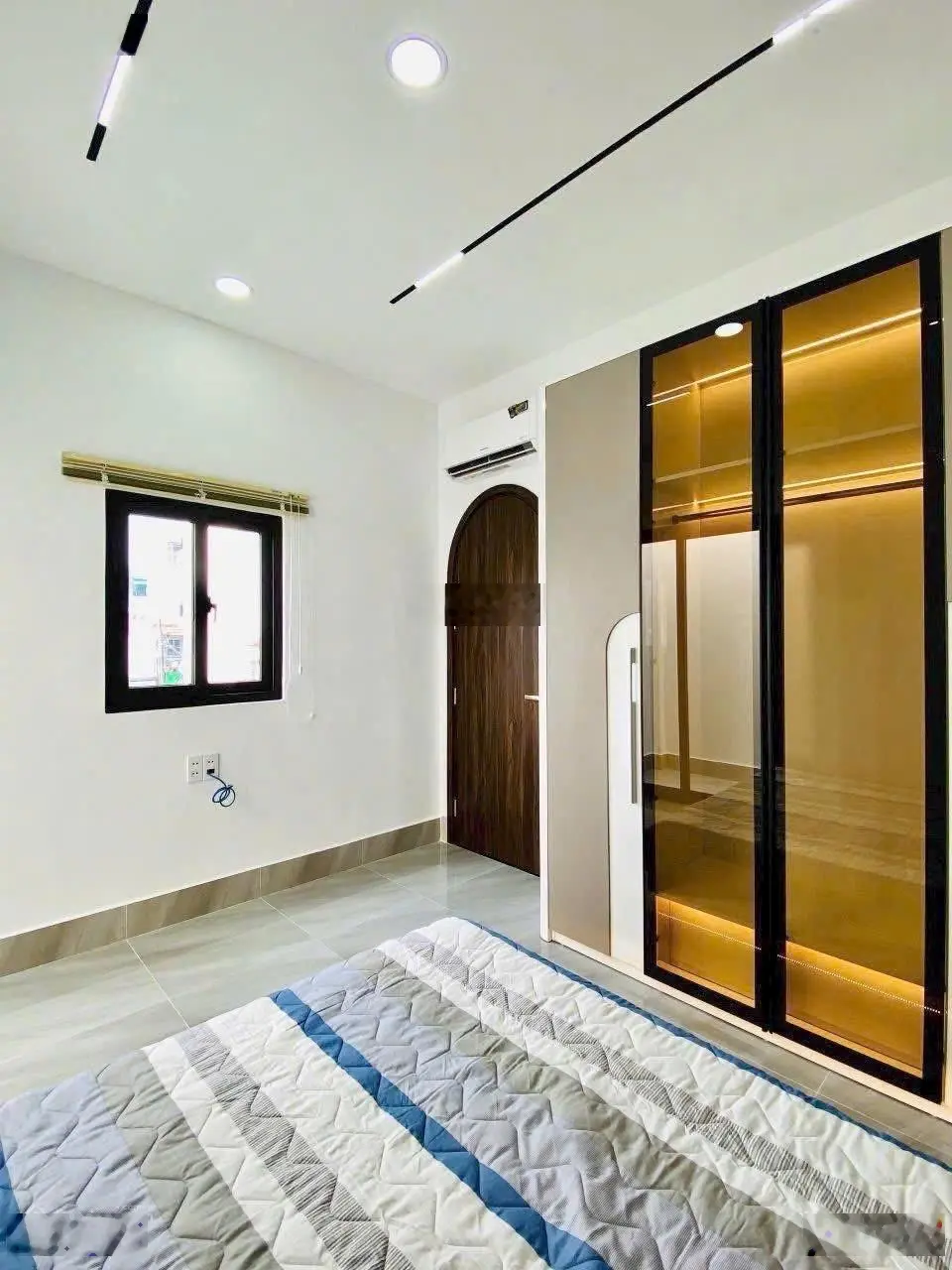Chính chủ cần bán gấp nhà hxh hoàng hoa thám bình thạnh. giá 1tỷ650tr, diện tích 41,9m2