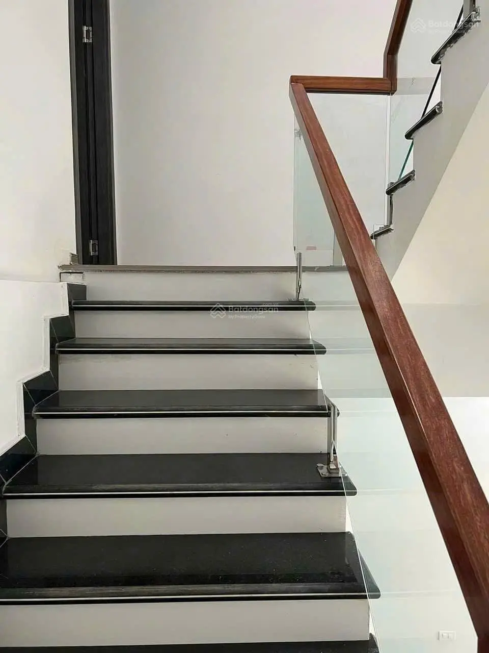 Nhà 3 tầng 90m² An Trang An Đồng An Dương, đường 10m, chỉ 4,3 tỷ, sổ đỏ, hỗ trợ vay 70%
