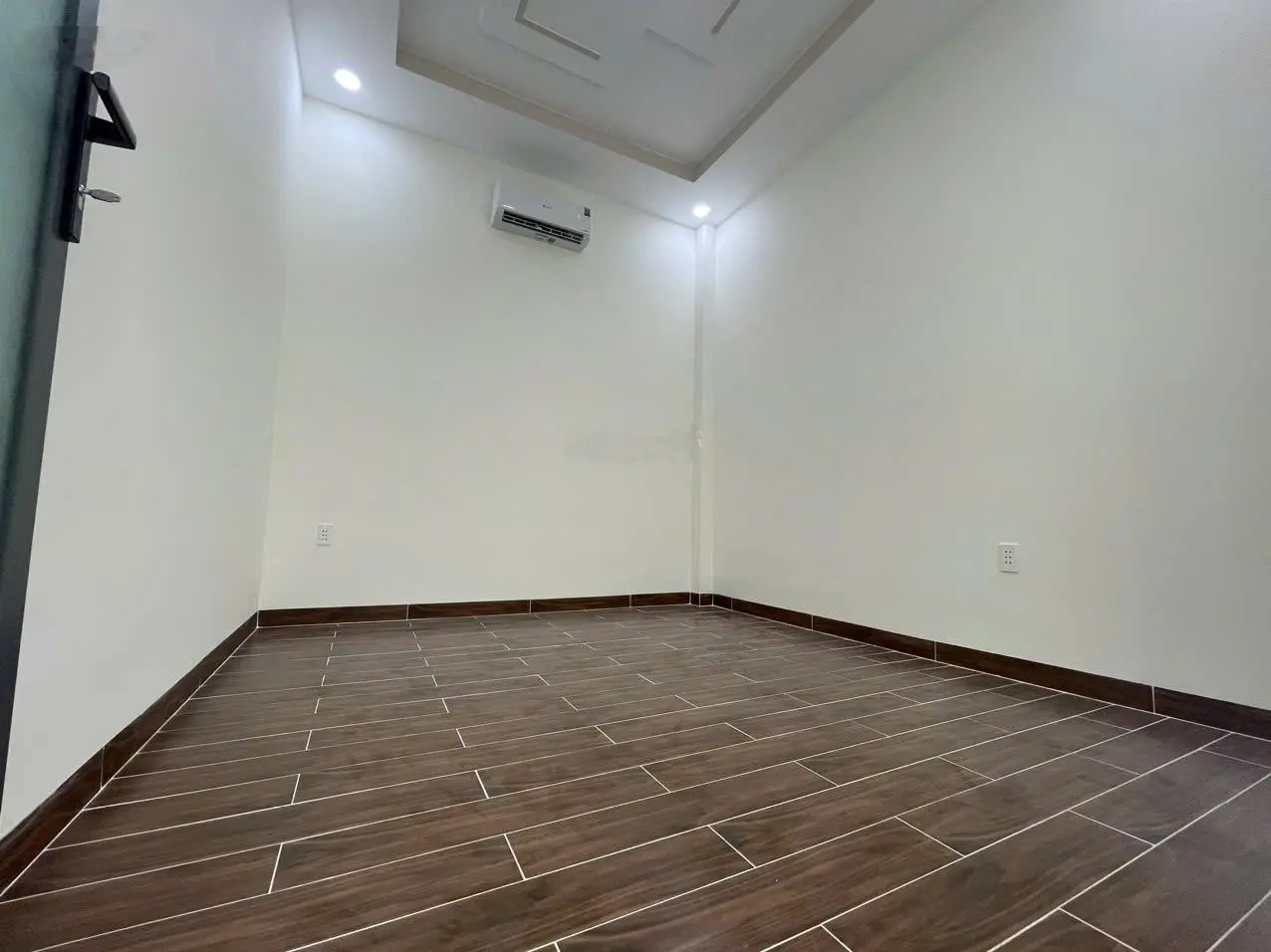 Bán nhà mới hoàn thiện gần Lan Vương, 5,1x20m, 2 PN, thổ cư 70m2 đã có số nhà 0919 968 ***